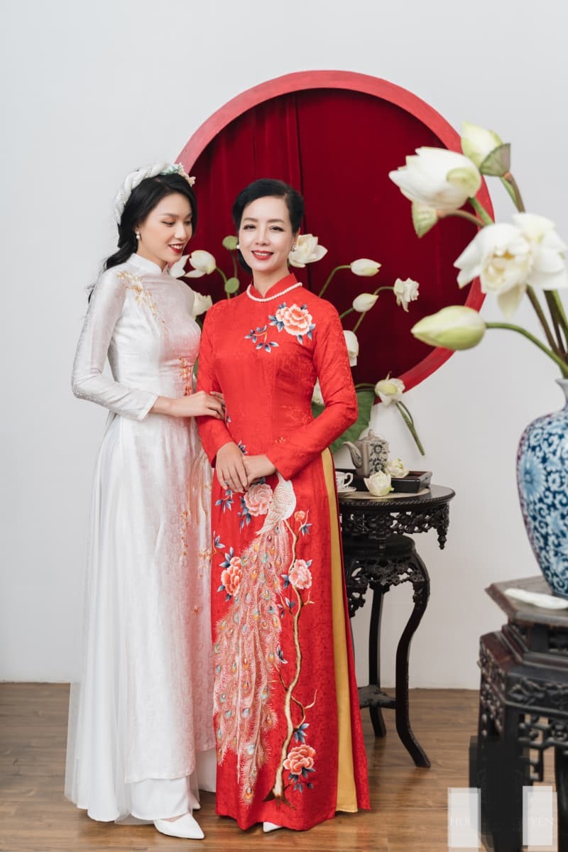 20+ Mẫu Áo Dài Trung Niên Sang Trọng Dành Cho Các Quý Cô
